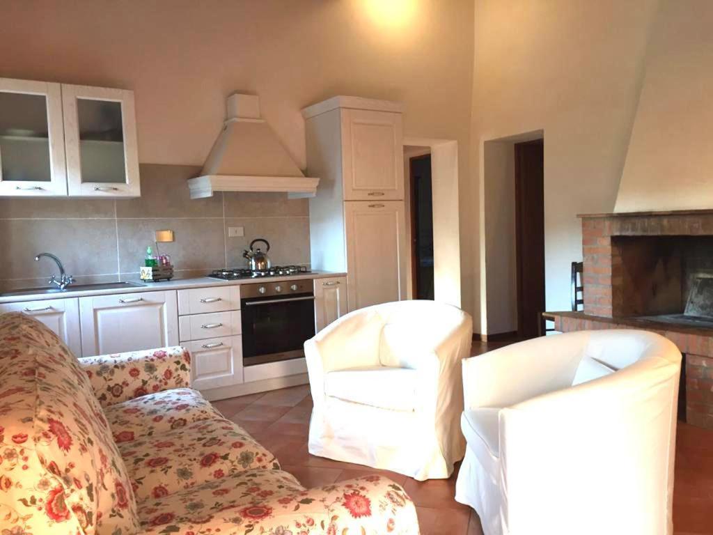 Agriturismo Il Canneto Casole dʼElsa Kültér fotó